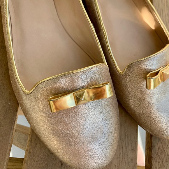 Kate Spade Gold Bow Flats Size 8 1/2 - Picture 2 of 5